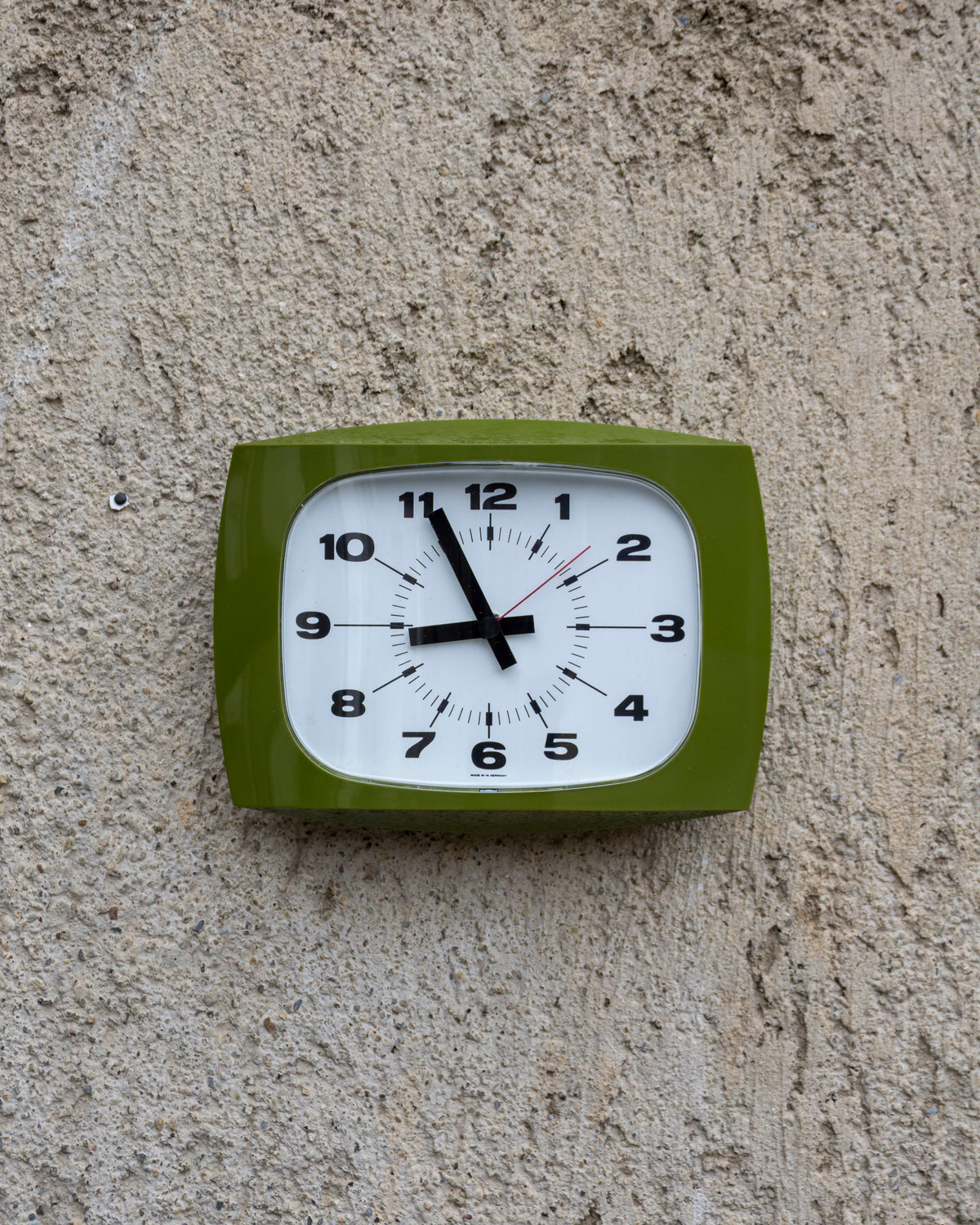 Orologio vintage tedesco verde bombato Space Age – 1970