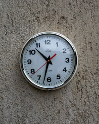 Orologio vintage Polis bianco bombato rotondo – 1980