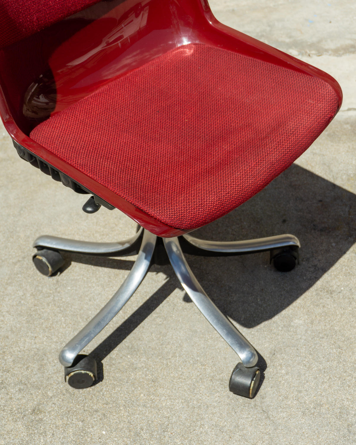 Sedia vintage Modus Tecno Osvaldo Borsani bordeaux – 1970