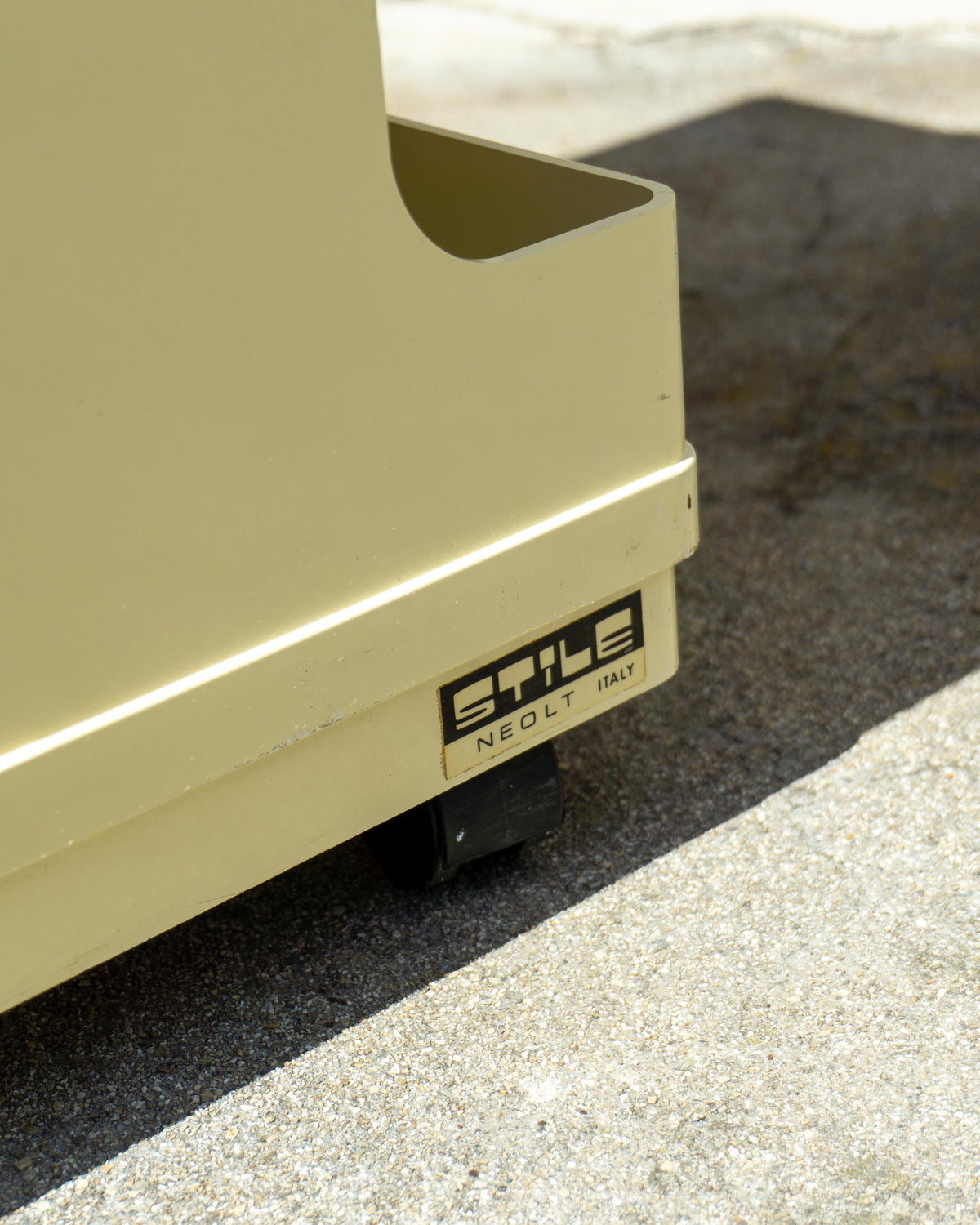 Carrello vintage Giovanni Pelis per Stile Neolt in ABS crema – 1960