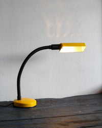 Lampada da tavolo Veneta Lumi snodabile gialla – 1980