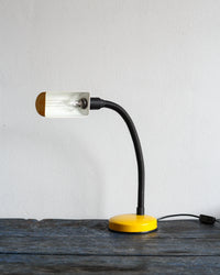 Lampada da tavolo Veneta Lumi snodabile gialla – 1980