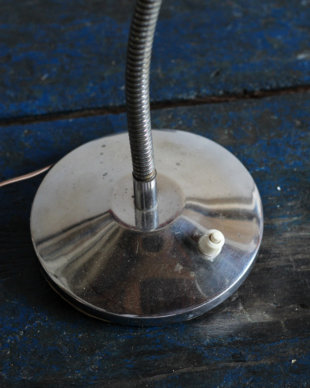 Lampada vintage snodabile argento con base tonda – 1960