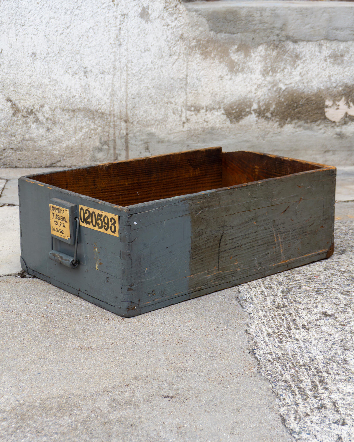 Baule industriale vintage in legno grigio – 1970