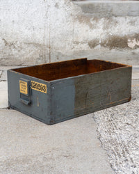 Baule industriale vintage in legno grigio – 1970