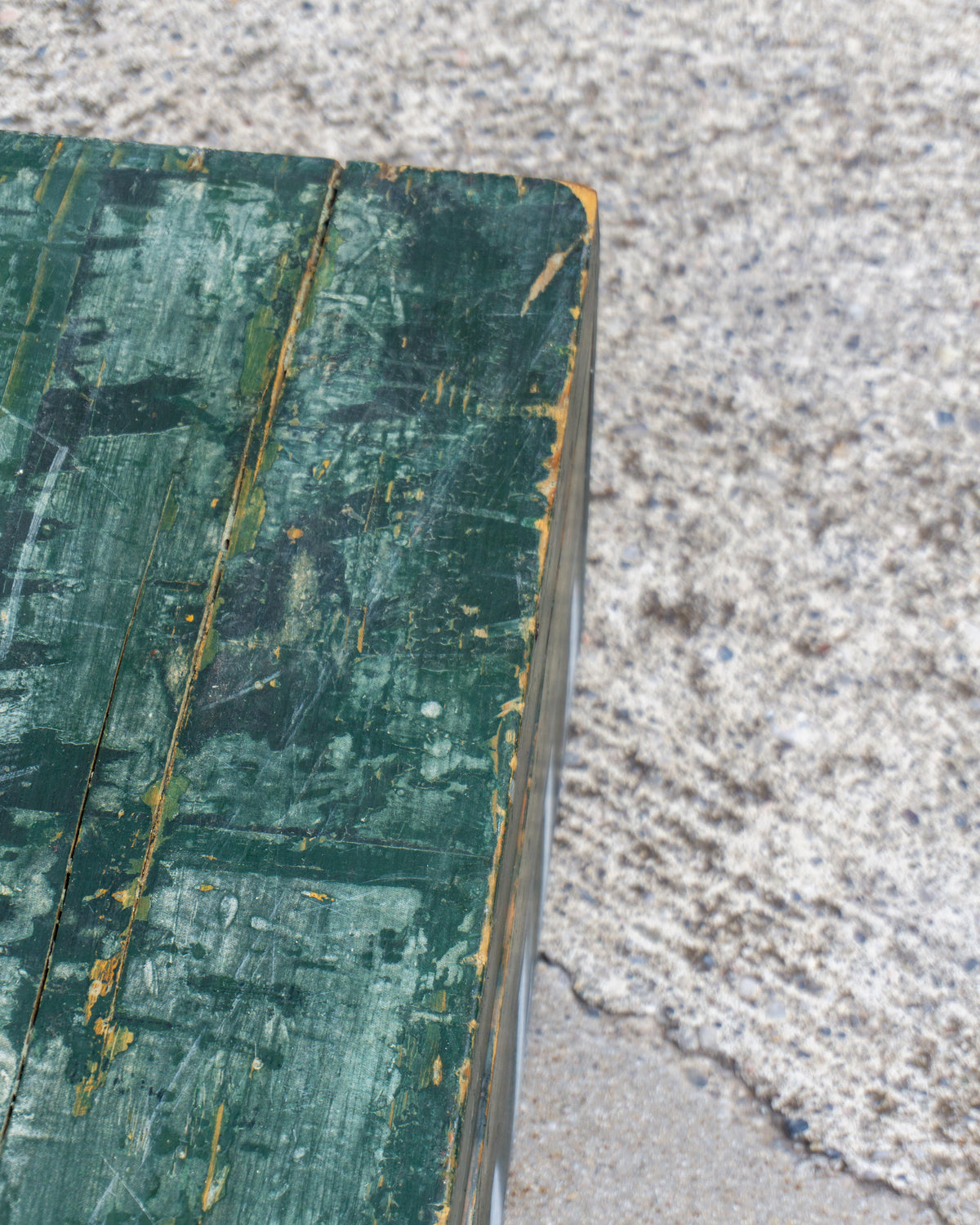 Baule vintage in legno verde con scritta Italia – 1980