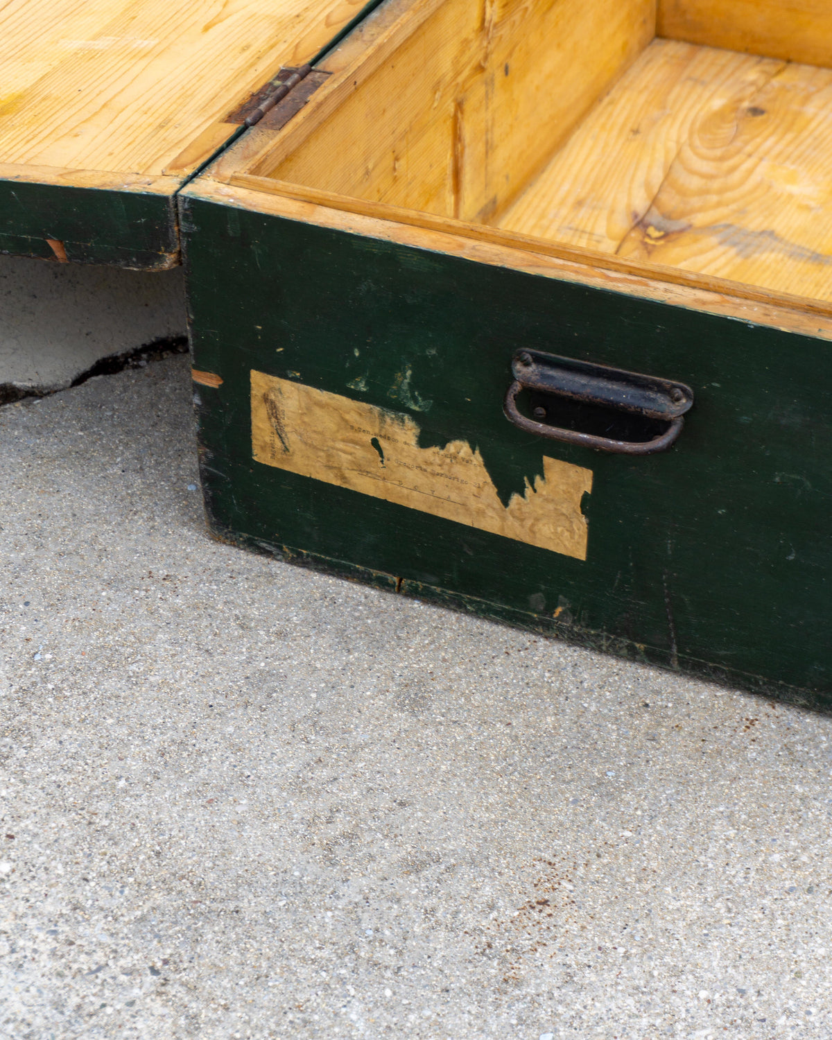 Baule vintage in legno verde con scritta Italia – 1980