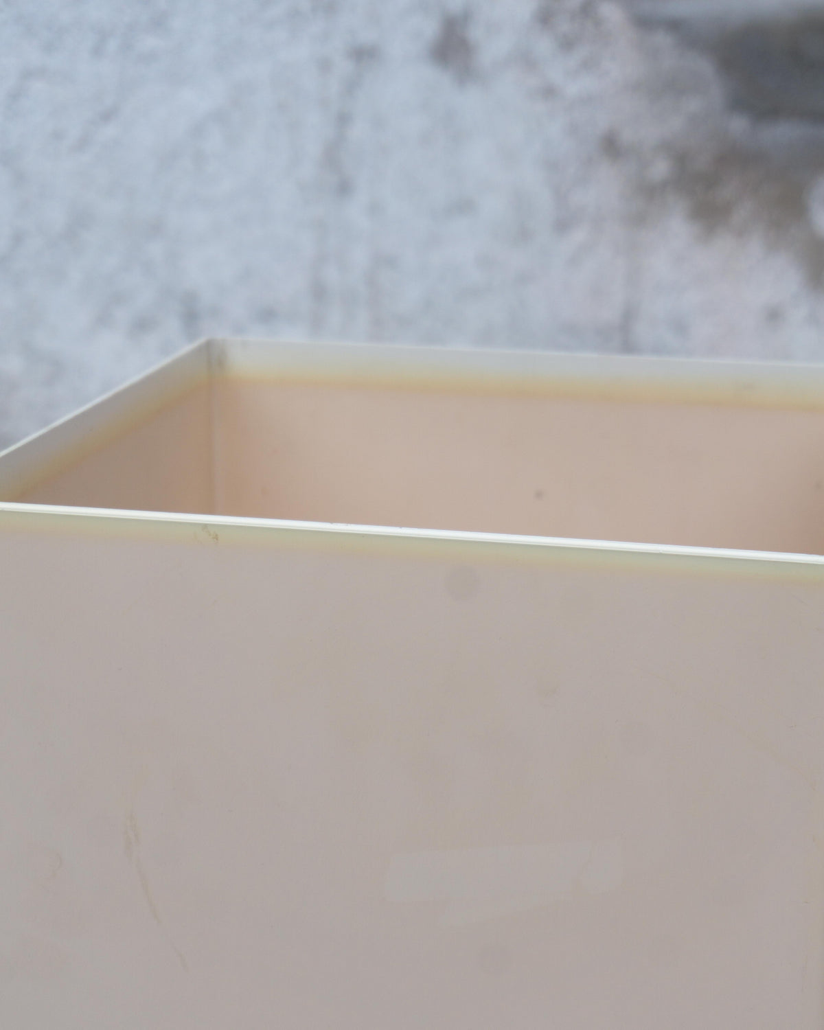 Fioriera vaso Kartell vintage in plastica beige – 1980