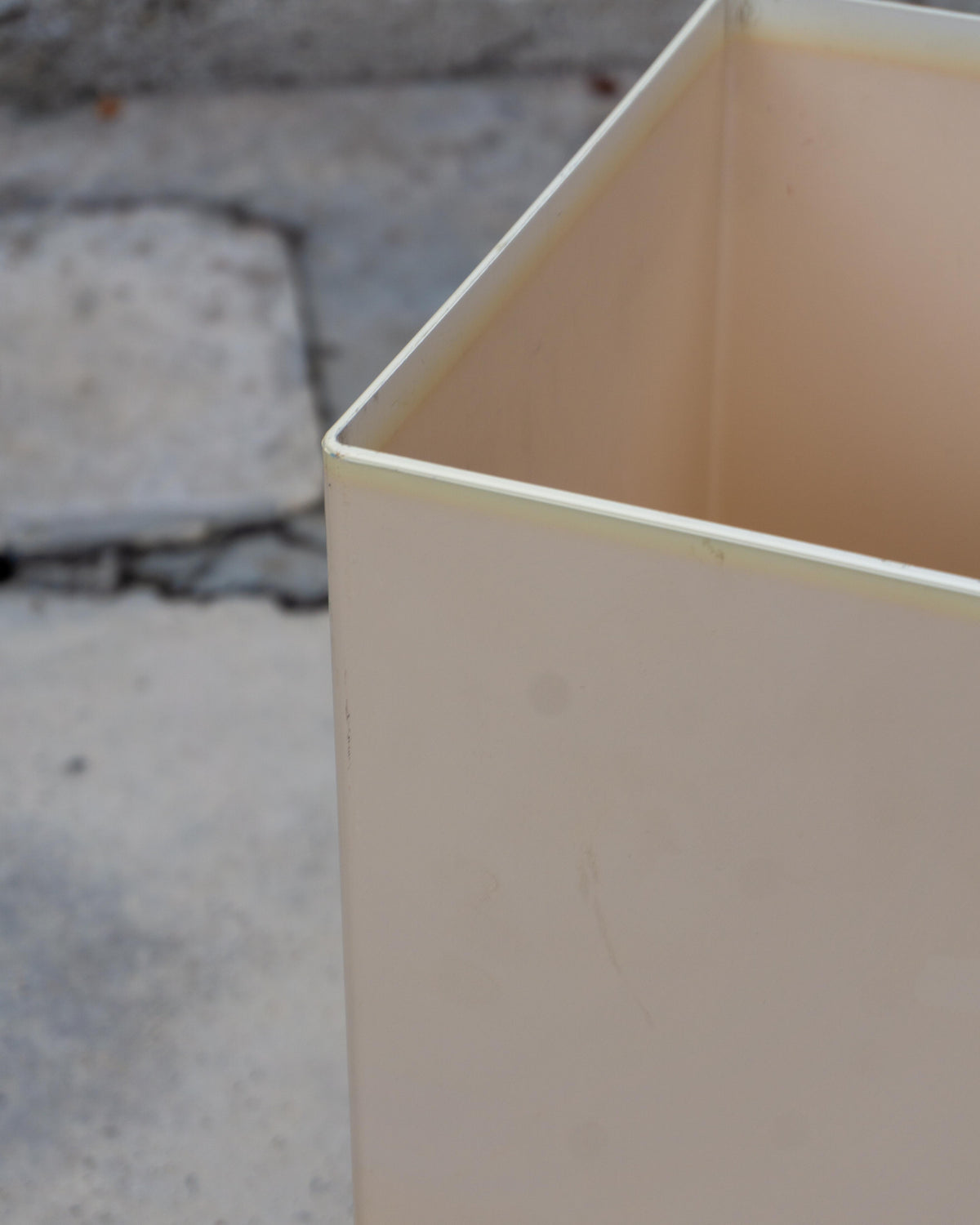 Fioriera vaso Kartell vintage in plastica beige – 1980
