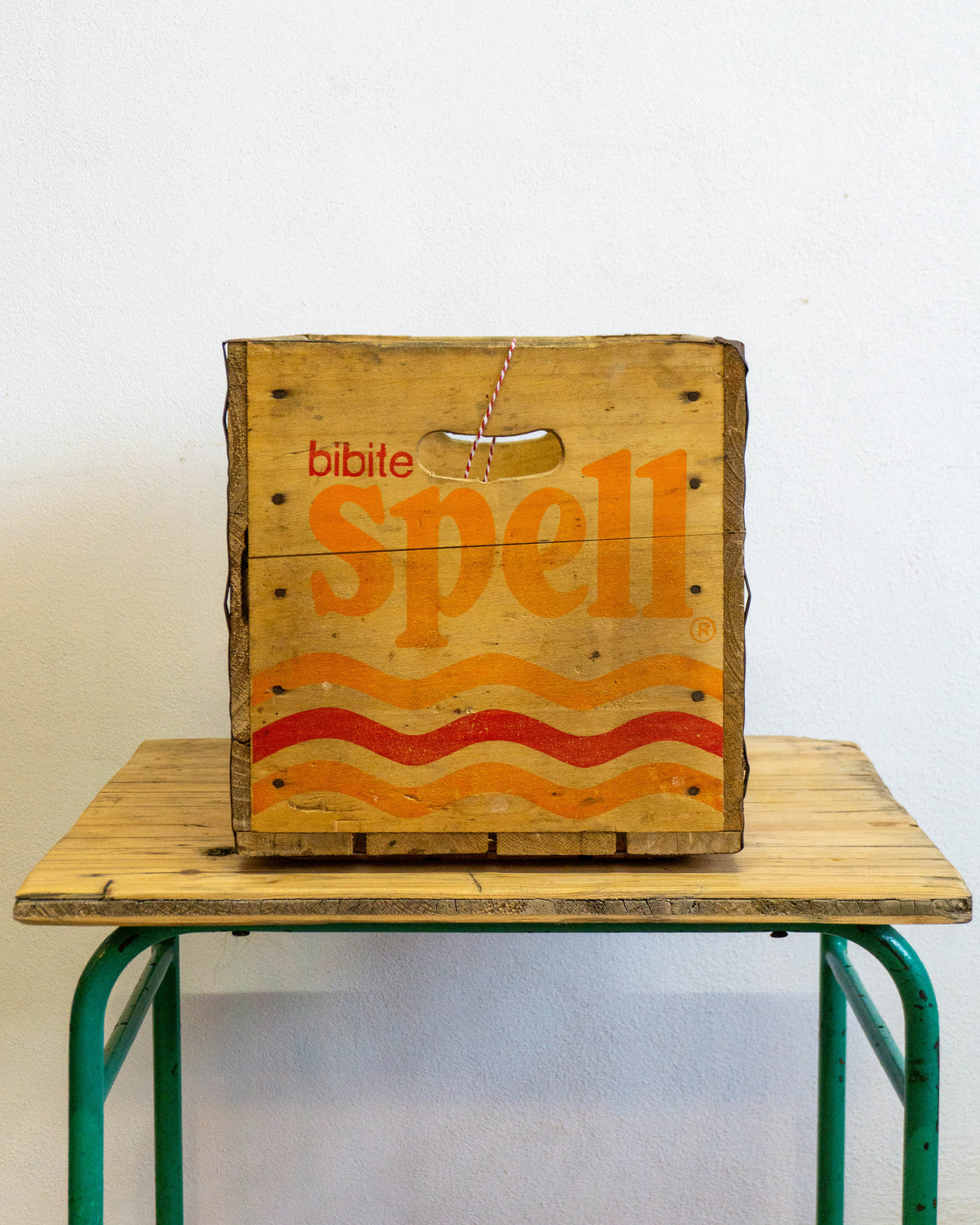 Cassetta legno pubblicitaria Spell