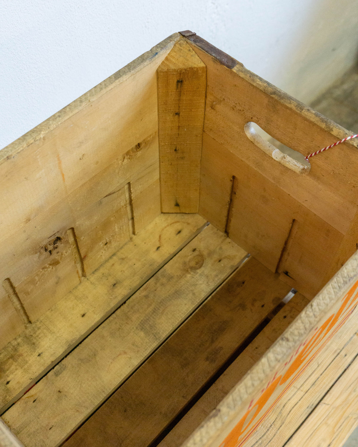 Cassetta legno pubblicitaria Spell