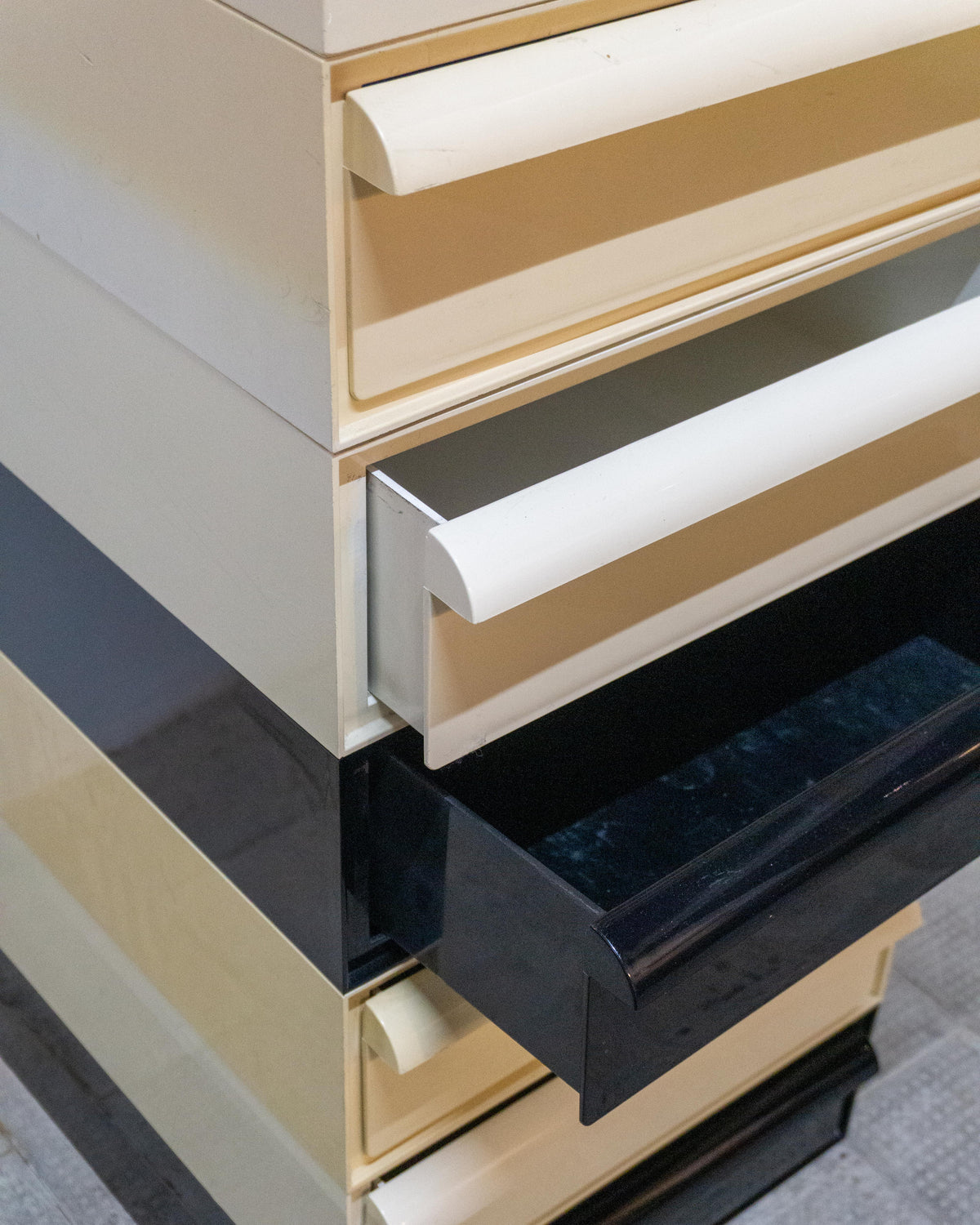 Cassettiera Kartell a 6 cassetti – anni ’80