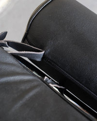 Poltrona LC4 in pelle nera – replica vintage Made in Italy 1970