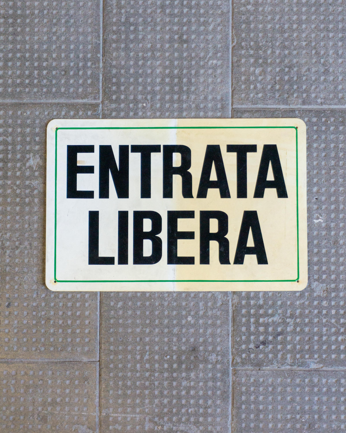 Insegna “Entrata libera” verde – 1980