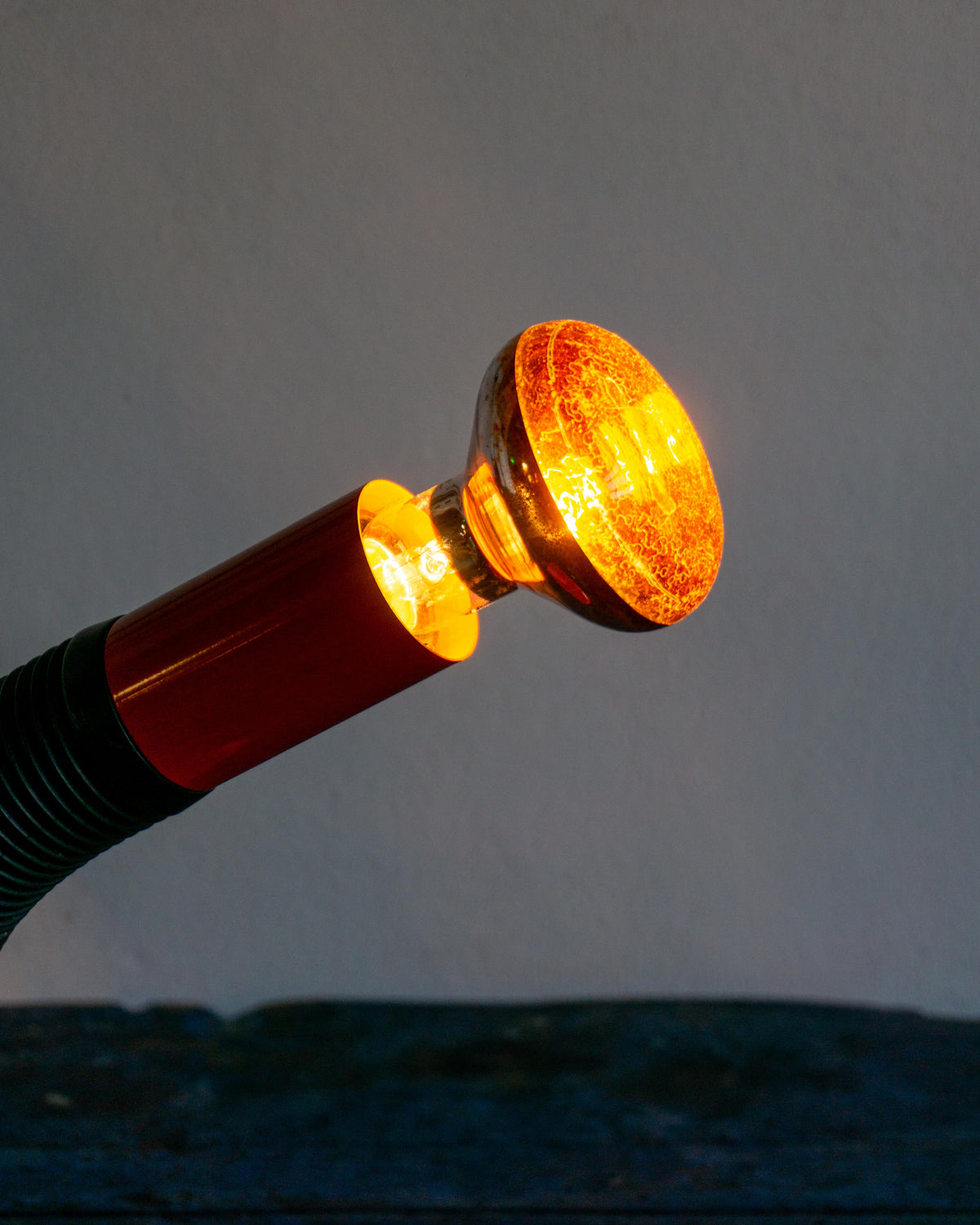 Lampada vintage snodabile arancione – anni '80