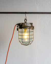 Lampada industriale in ghisa e vetro – Germania