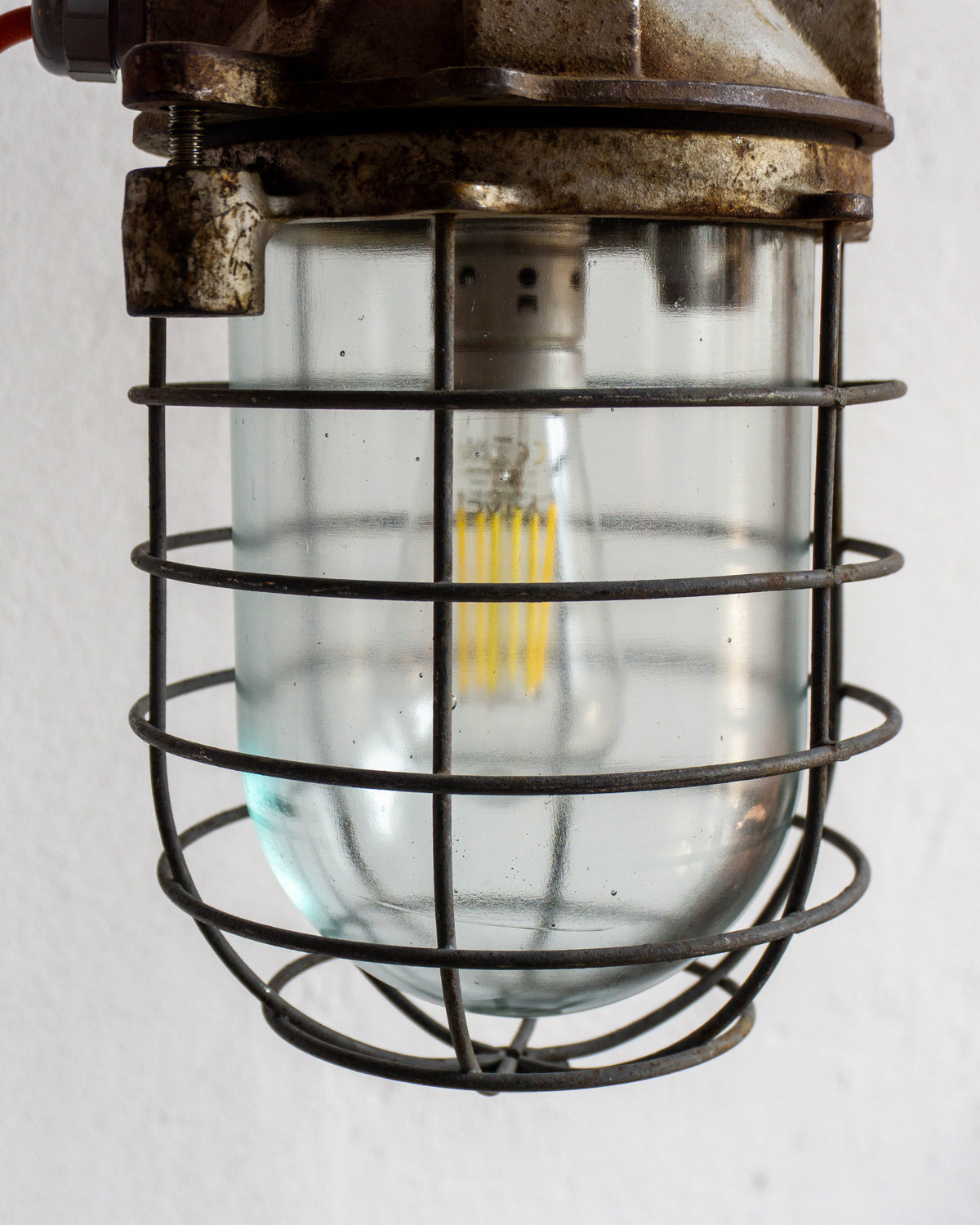 Lampada industriale in ghisa e vetro – Germania