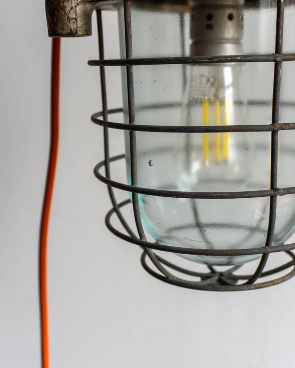 Lampada industriale in ghisa e vetro – Germania