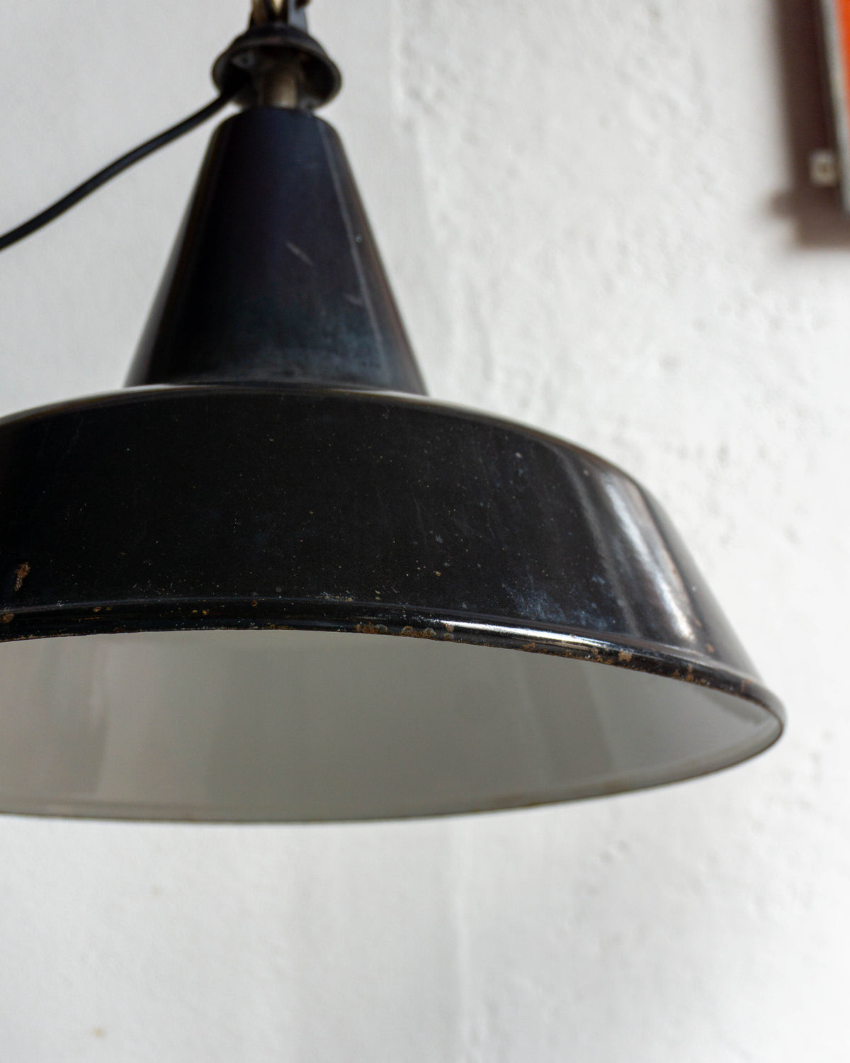 Lampada industriale smaltata a sospensione – Anni '60-'70