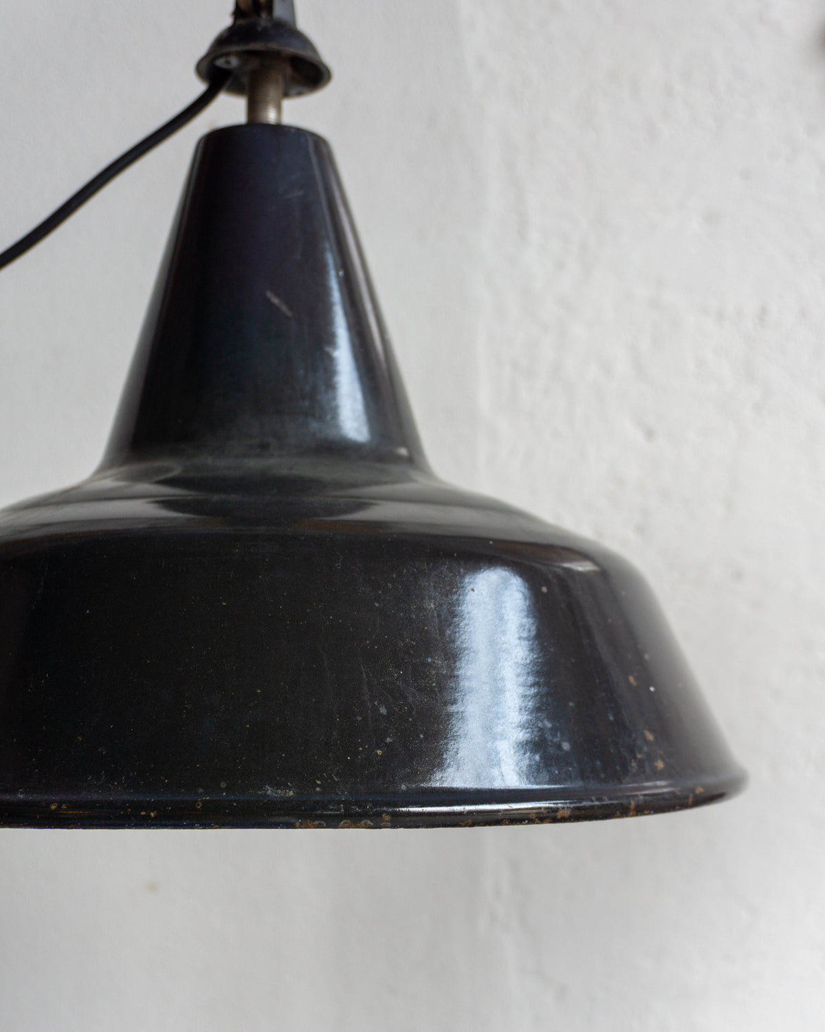 Lampada industriale smaltata a sospensione – Anni '60-'70