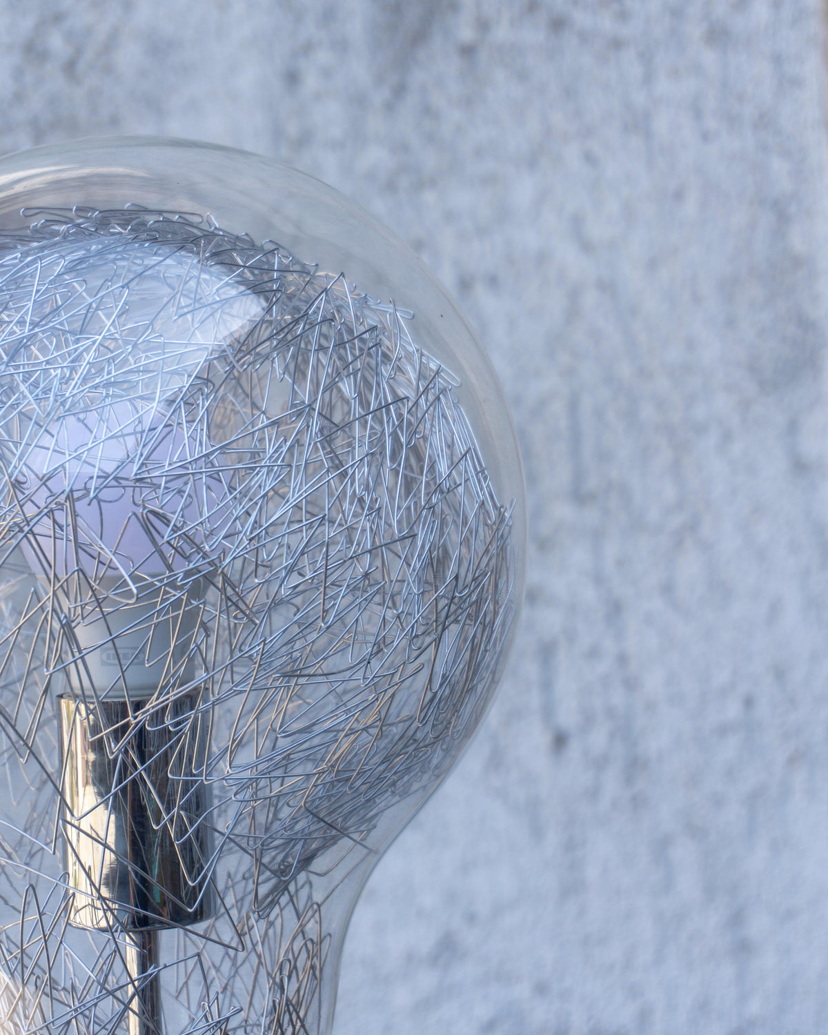 Lampada da terra vintage a forma di lampadina – anni '90