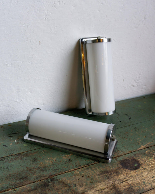 Applique da muro in vetro opalino – Anni ’40