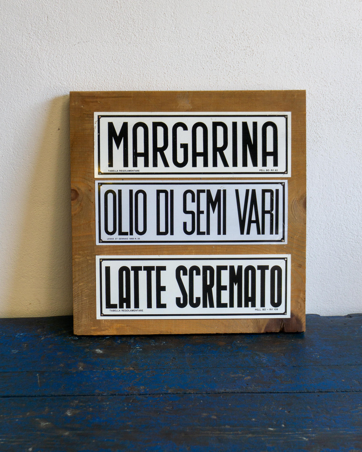 Insegne alimentari da bottega vintage su supporto in legno – Anni ’70