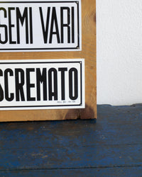 Insegne alimentari da bottega vintage su supporto in legno – Anni ’70