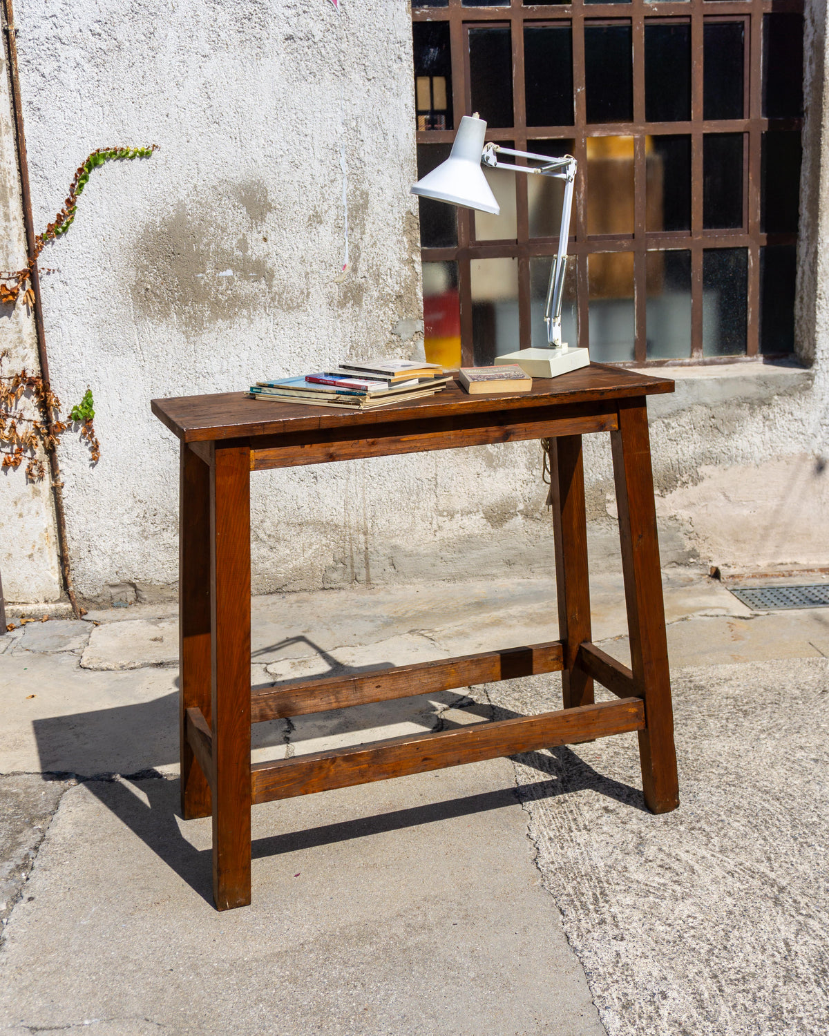 Mobile vintage in legno scuro – 1970