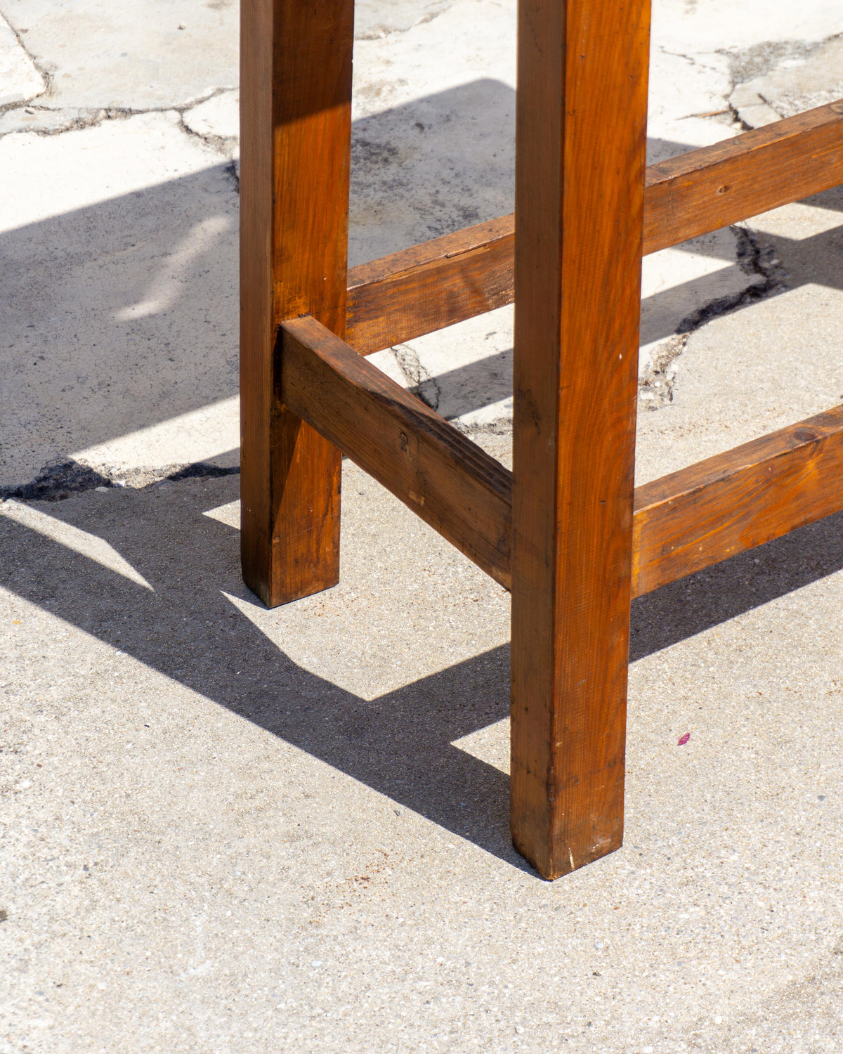 Mobile vintage in legno scuro – 1970