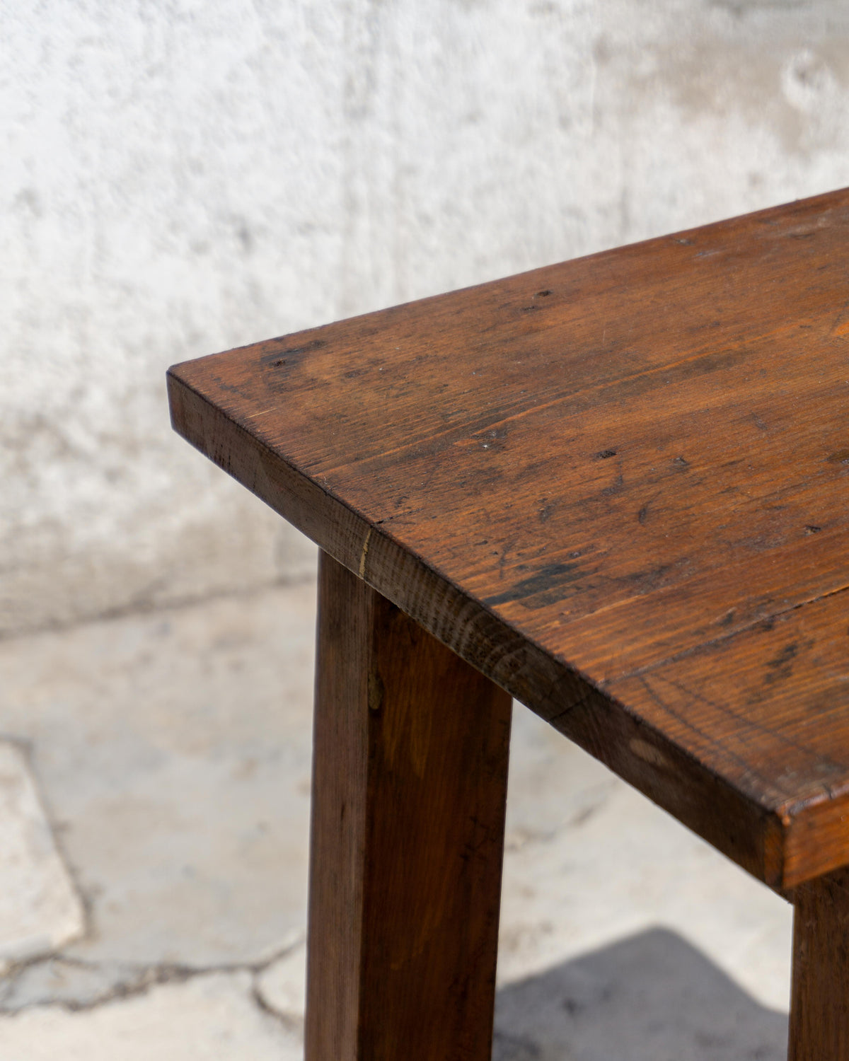 Mobile vintage in legno scuro – 1970