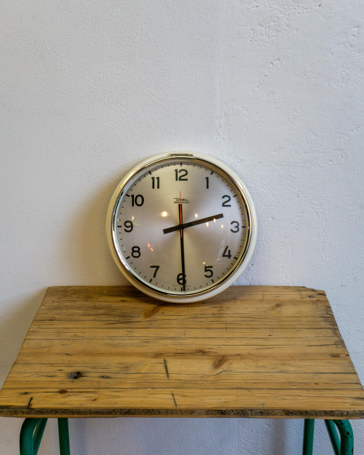 Orologio da parete Diehl in vetro e metallo – anni ’60