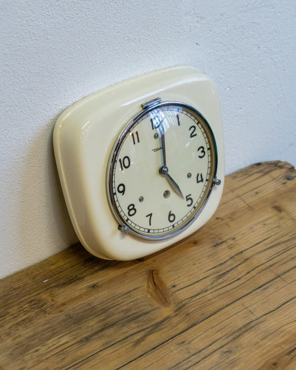 Orologio da parete Diehl in ceramica panna con vetro – anni ’60