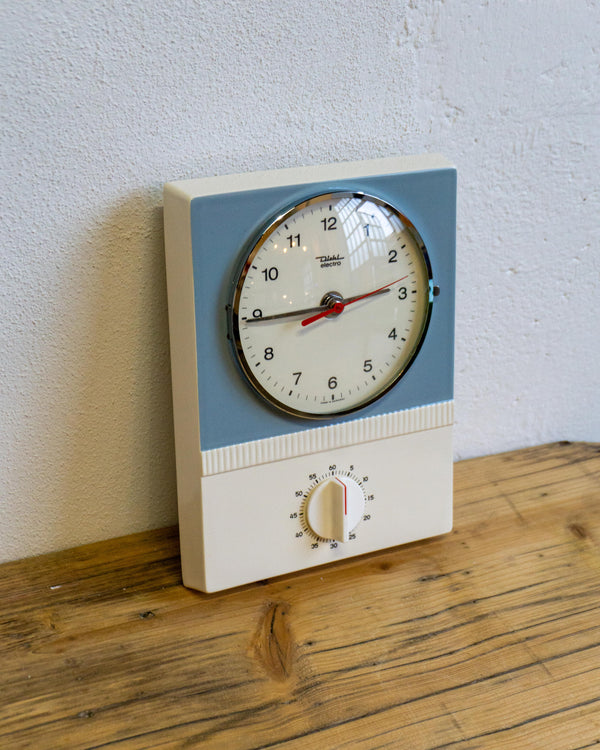 Orologio da parete Diehl in ceramica bianco e azzurro con timer – anni ’50