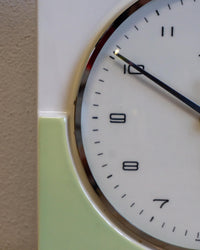 Orologio da parete Diehl Electro in ceramica verde e panna con vetro – anni ’60
