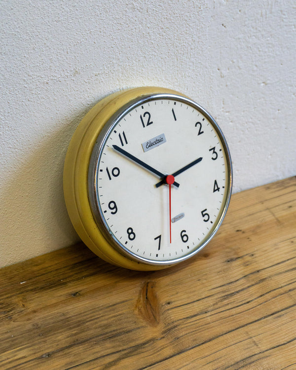 Orologio da parete Electric 7 Rubis in metallo panna e cromato – anni ’60