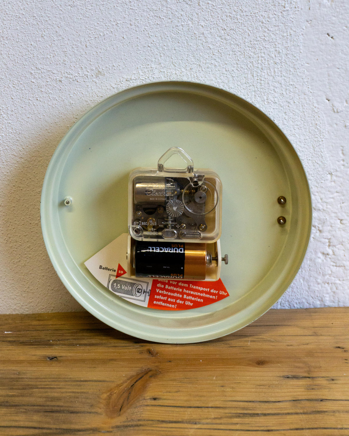 Orologio da parete Electro in metallo panna con vetro – anni ’70