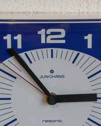 Orologio da parete Junghans in plastica panna e blu – anni ’80