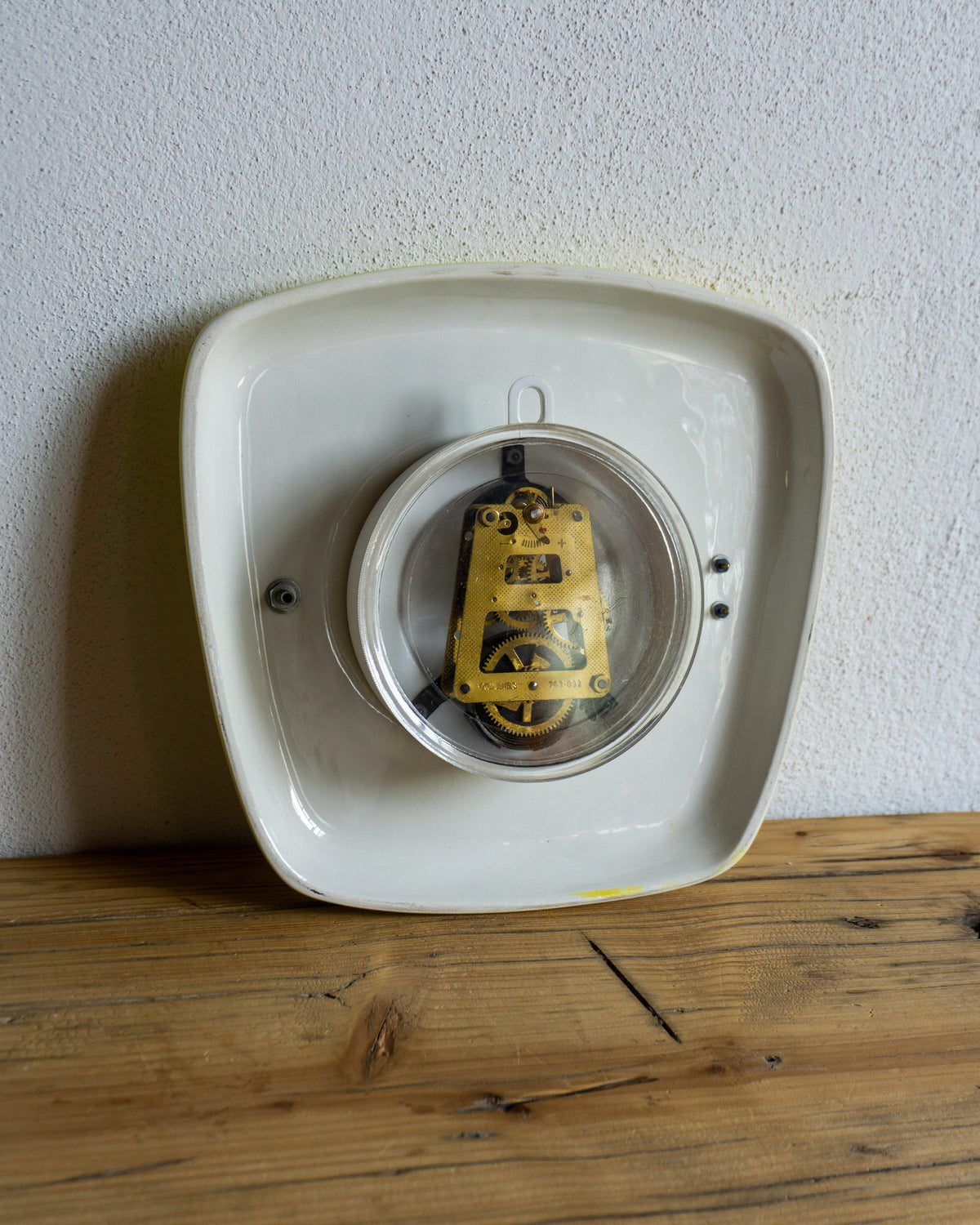 Orologio giallo da parete Mec ceramica - 1960