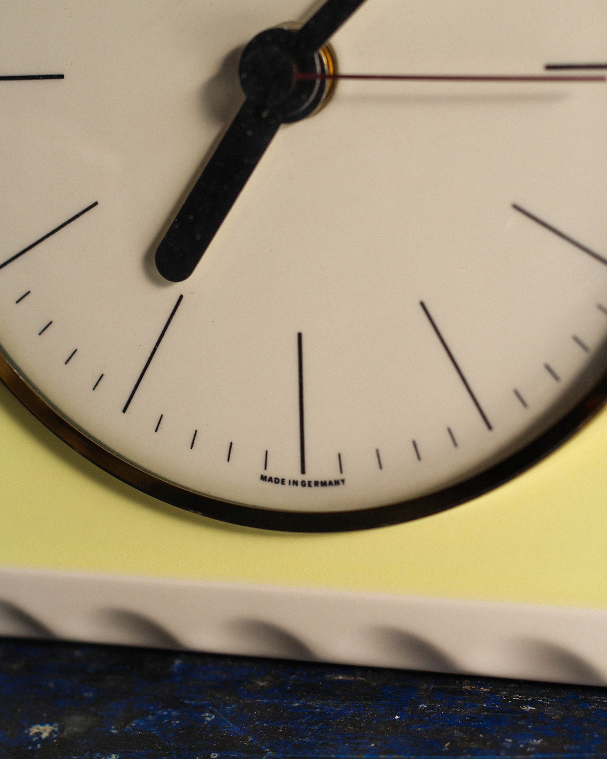 Orologio da parete Diehl in ceramica gialla - anni ’70