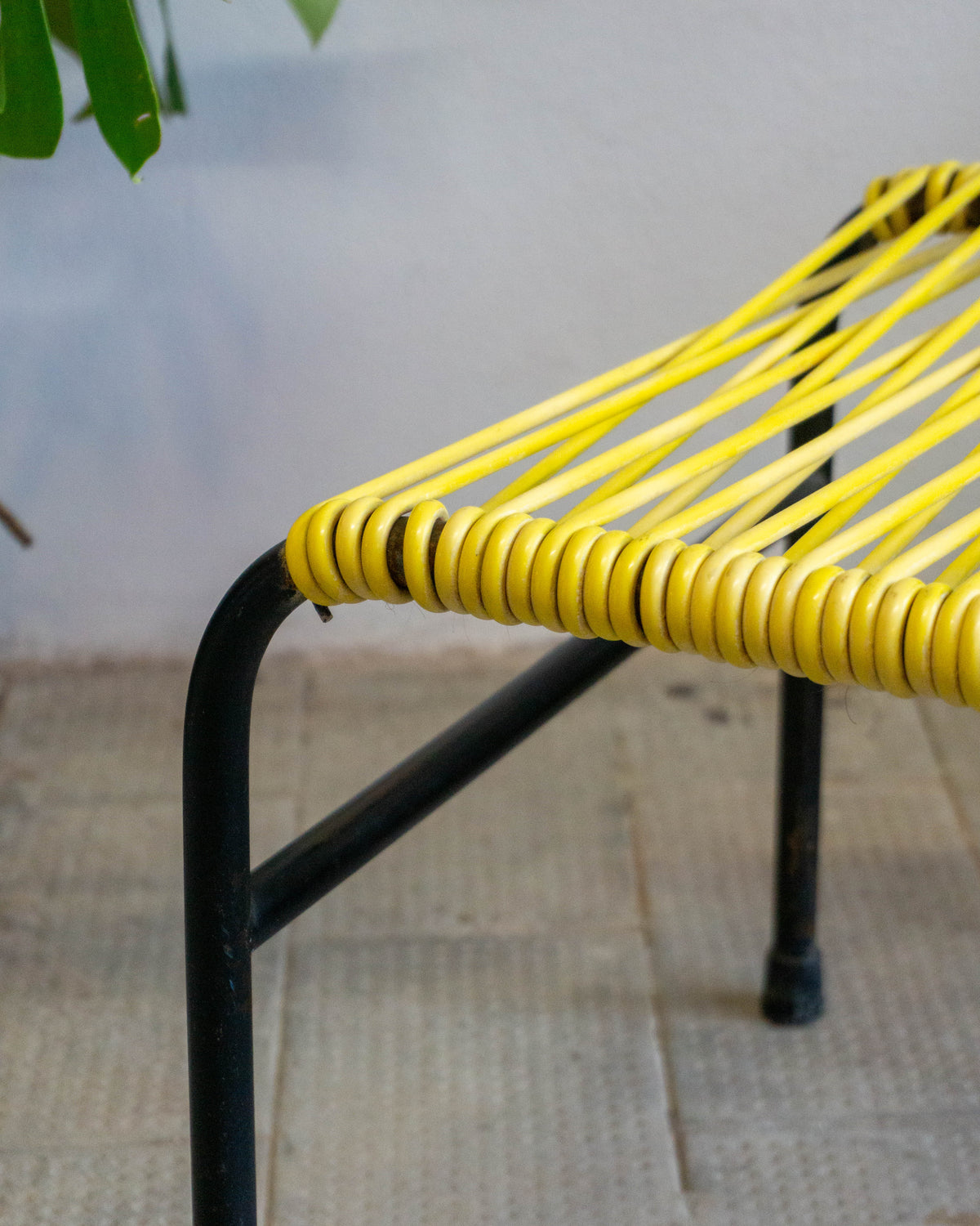 Poggiapiedi Anni ‘70 | Intreccio Spaghetto Giallo