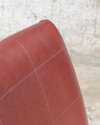 Poltrona da ufficio vintage bordeaux in semilpelle con rotelle – 1970