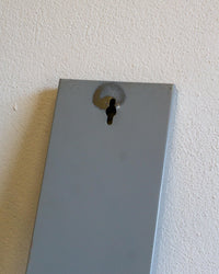 Portacartellini industriale in metallo grigio – 1980