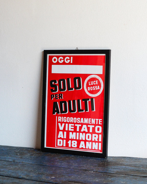 Manifesto cinema vintage “Vietato ai minori” incorniciato – Piacenza, 1980