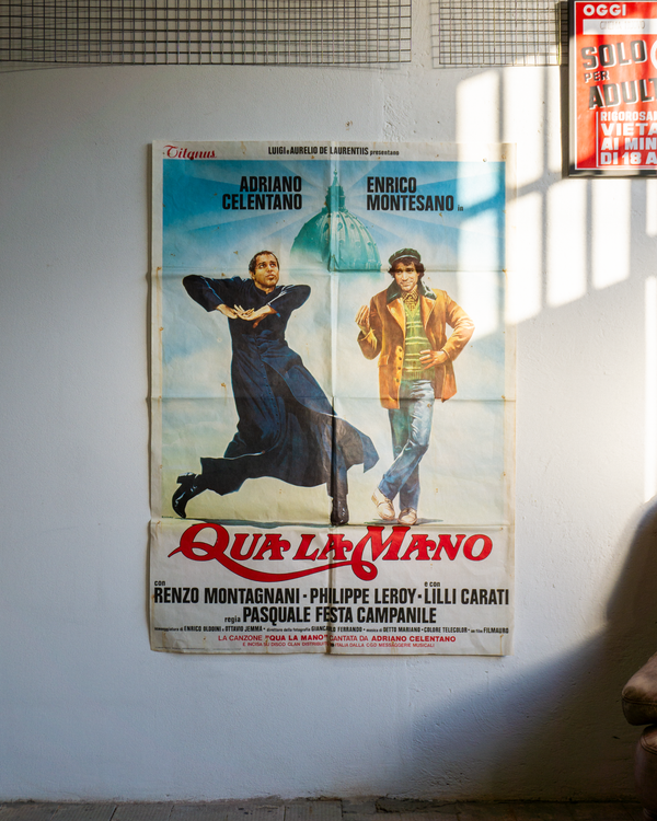 Manifesto Qua La Mano