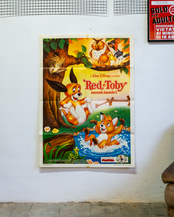 Manifesto Red E Toby
