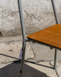 Sedia scolastica vintage in legno e metallo – 1980