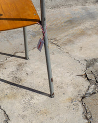 Sedia scolastica vintage in legno e metallo – 1980