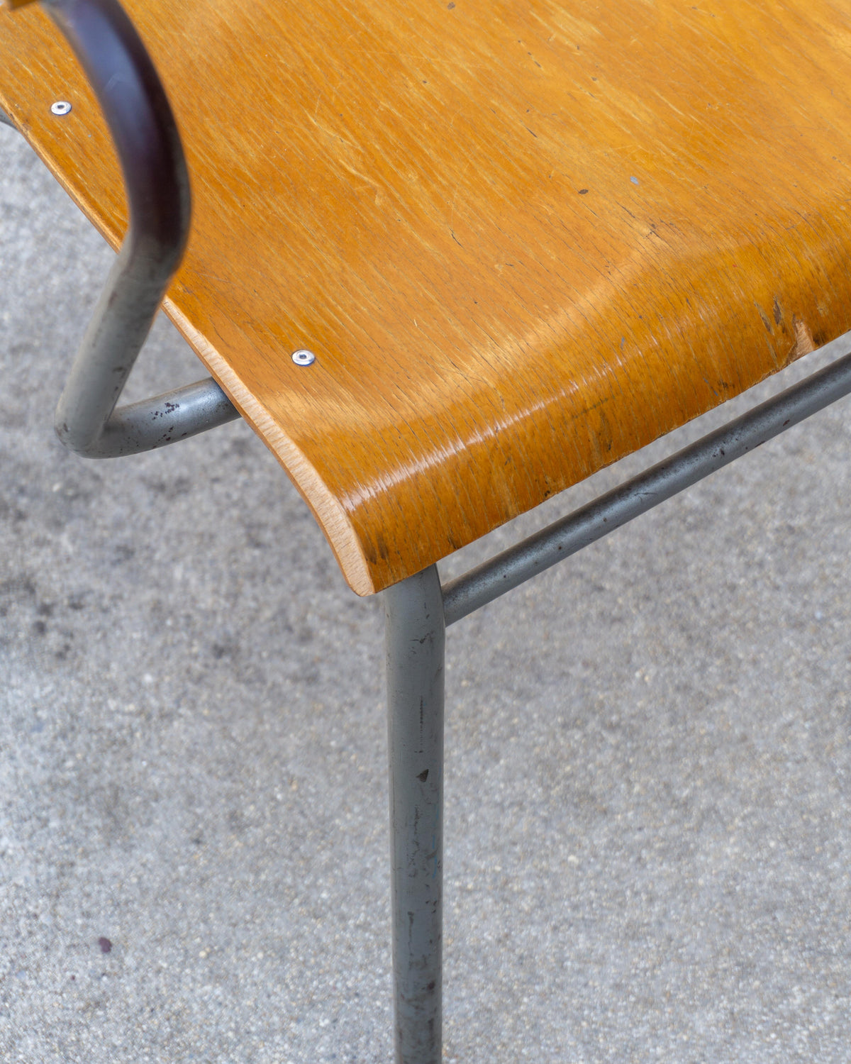 Sedia vintage da maestra con braccioli – anni '70