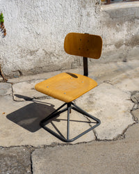 Sgabello basso vintage in legno e metallo con schienale regolabile – 1980